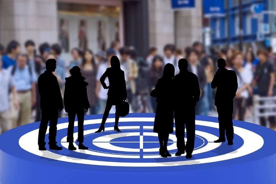 Cliente ideal representado en siluetas 